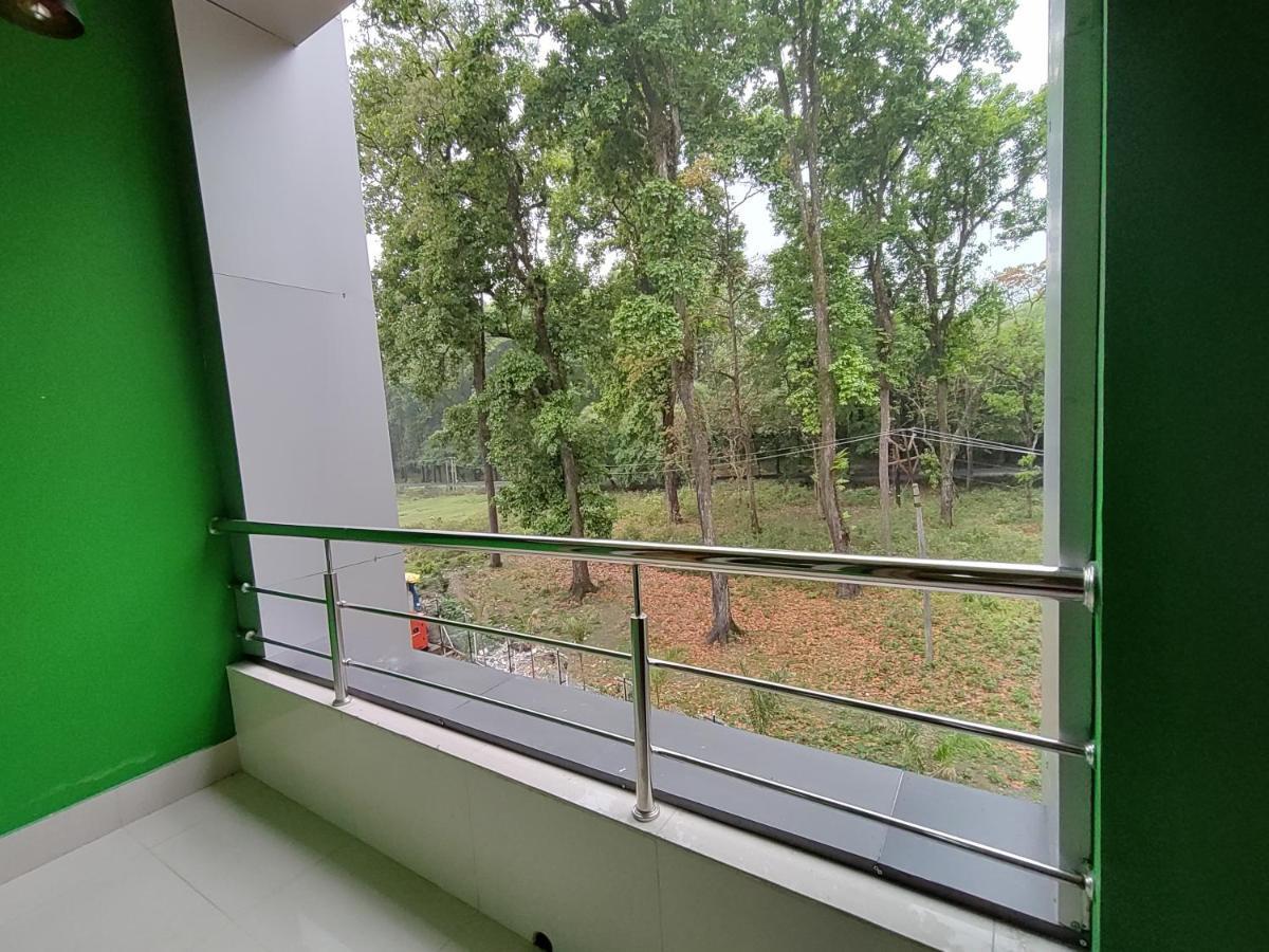Green Vista Resort Chalsa Bagian luar foto